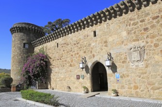 Historic castle Parador hotel, Jarandilla de la Vera, La Vera, Extremadura, Spain, Europe