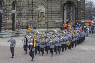 Public roll call of the Army Officers' School on Theatre Square: Bundeswehr honours and bids