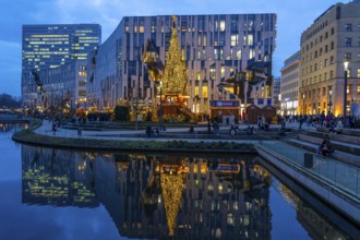 Christmas market, at the Kö-Bogen shopping centre, in the city centre of Düsseldorf, at the back