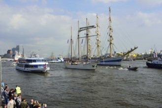 Germany, Hamburg, HafenCity, view to Elbe Philharmonic Hall, Hamburg's new concert hall, harbour