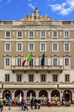 Casa Stratti with the renowned coffee house Caffe degli Specchi, classicism, Piazza Unità d'Italia