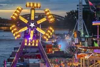 Happy Colonia funfair, Corona-compliant funfair at the Deutzer Werft, on the Rhine, Wild Mouse