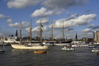 Europe, Germany, Hanseatic City of Hamburg, harbour, Elbe, arrival parade of the restored