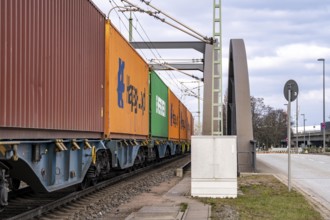 Port of Hamburg, container handling, railway line at Container Terminal Burchardkai, transport by