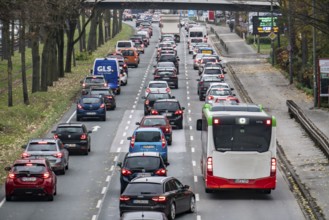 City centre traffic, 3-lane Westfalendamm, federal road B1, dense traffic, city bus public