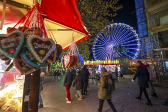 Pre-Christmas season, Christmas market in the city centre of Essen, Kettwiger Straße, Ferris wheel