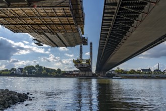 New construction of the Neuenkamp motorway bridge on the A40, over the Rhine near Duisburg,