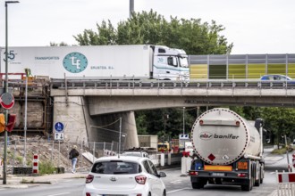 A40 motorway bridge, new construction, the old bridge was dilapidated, over the road, Schlütershof,