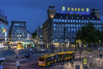 Willy Brandt Platz in Essen, Kettwiger Straße, Handelshof, evening skyline, Essen, North