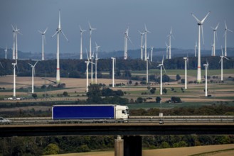 Wind farm near Lichtenau, bridge on the A44 motorway, Ostwestfalen Lippe, North Rhine-Westphalia,