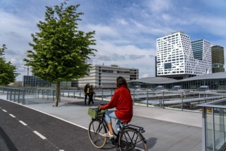 Utrecht, Netherlands, the Moreelsebrug, pedestrian and cyclist bridge over the tracks of Utrecht