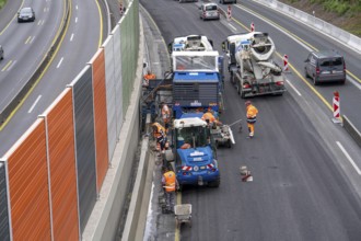 Motorway construction site on the A52 in Essen, basic renovation of the two carriageways in both