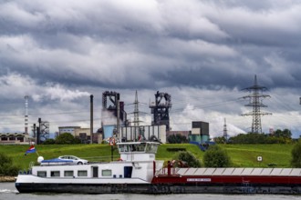 Thyssenkrupp Steel steelworks in Duisburg-Bruckhausen, blast furnaces 8 and 9, cargo ship on the