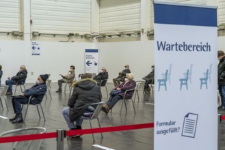 Start in the vaccination centre for corona vaccinations, in a hall of Messe Essen, for people over