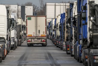 Dachser logistics centre in Herne-Börnig, truck tractors waiting for their next journey and the