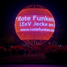 LeverKugel, an LED illuminated sphere in a roundabout that can be used to display information and