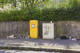 Littering, littering of public spaces, rubbish, waste, pollution, letterbox, postbox, Reutlingen,