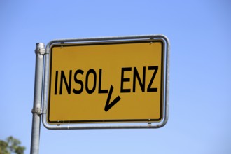 Symbolic image: German place name sign with the inscription Insolvency