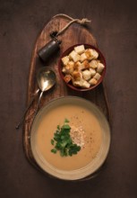 Cream soup, mashed soup, beige, mushroom, onion, cauliflower, vegetarian soup