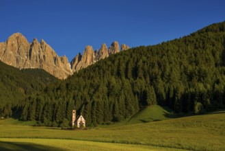 Church of St. Johann in Ranui, San Giovanni, Johanneskapelle, Geislerspitzen, Villnöss Valley, Sass