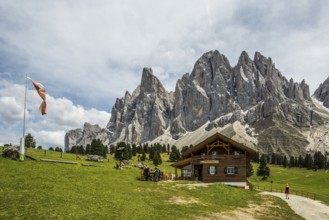 Gschnagenhardt Alm, Geislerspitzen, Villnöss Valley, Sass Rigais, Dolomites, South Tyrol, Italy,