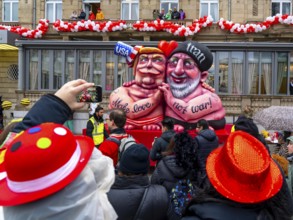 Rose Monday parade in Düsseldorf, street carnival, motif float in carnival, by float builder