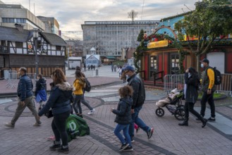 The Christmas market in Essen, Kennedyplatz, partly already set up, then stopped and temporarily