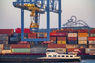 Container Handling Centre, Gateway West Terminal, Logport 2, cargo ship, in Duisburg on the Rhine,