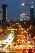 Evening city centre traffic, rush hour, Alfredstraße, B224, in Essen, Germany, Europe