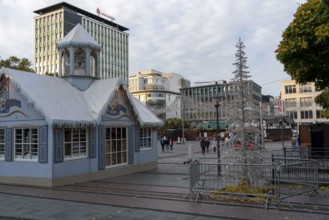 The Christmas market in Essen, Kennedyplatz, partly already set up, then stopped and temporarily