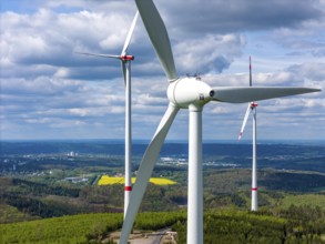 Erection of a wind turbine, wind energy plant, assembly of the ring generator, with a crawler