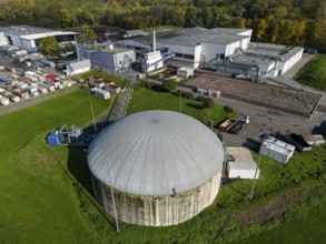 Biogas storage, pipelines of the Reterra biogas plant, biogas is produced in a fermenter over a