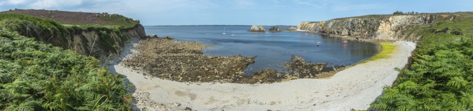 Pebble Beach on the Atlantic coast, panoramic view. Camaret, Crozon, Finistere, Brittany, France,