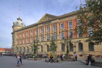 Historic building of the savings bank, former main post office, people, market place, Constance,