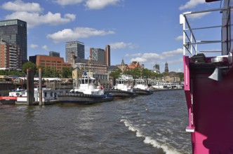 Europe, Germany, Hanseatic City of Hamburg, Harbour, Elbe, At the St. Pauli Landungsbrücken,