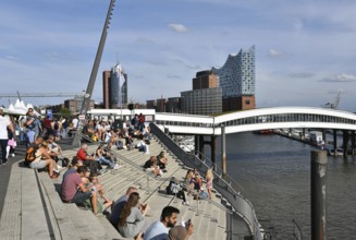 Europe, Germany, Hanseatic City of Hamburg, Jan Fedder Promenade, St. Pauli Landungsbrücken, Elbe