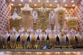 Gold in shop window, display, offer, wedding jewellery, gold souq, market, Deira, Dubai, United