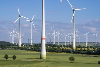 Wind farm north-east of Bad Wünnenberg, East Westphalia Lippe, Paderborn district, with the A44