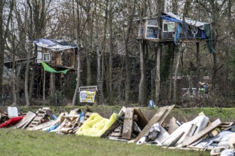 Barricades, obstacles, in the camp of climate activists in the rest of the village of Lützerath,