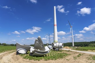 Repowering of a wind farm, near Brilon-Radlinghausen, 2 old turbines are demolished, rotors and