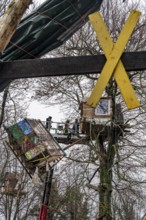 2nd day of the clearing of the hamlet Lützerath, by the police, of tree houses and huts, of climate