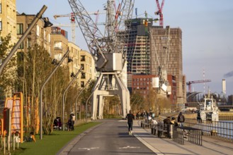 Promenade Kirchenpauerkai, Hafencity Hamburg, new district on the Elbe, on the site of the former