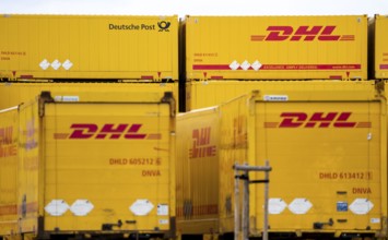 DHL, Deutsche Post, parcel centre, warehouse for freight containers, Krefeld, North