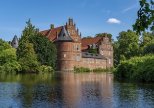 The castle park in Herten, the moated castle in Herten, North Rhine-Westphalia, Germany, Europe