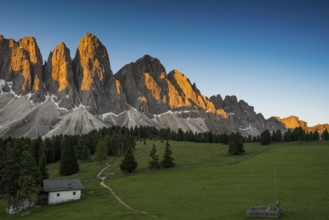 Sunrise, Glatschalm, Geislerspitzen, Villnöss Valley, Sass Rigais, Dolomites, South Tyrol, Italy,