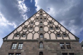 Gable of the toll hall, built in 1498 and 1502 by Hans Beheim the Elder, An d. Mauthalle,