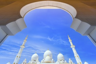 Abu Dhabi Grand Mosque, Iconic Landmark and Architectural Marvel of UAE