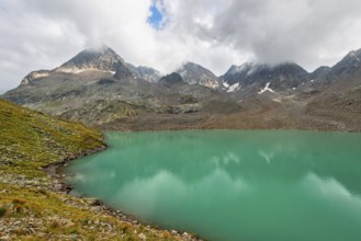 Großer Gradensee in Gradental, Schober group with Petzeck and Kruckelkopf, Hohe Tauern National