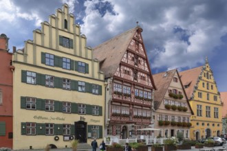 Medieval inns, on the left Gasthaus Zur Glocke, Deutsches Haus and on the far right Alte Schranne,