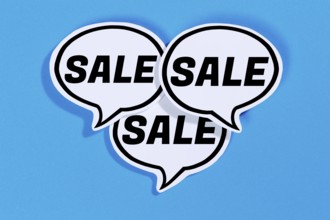 Sale offer when shopping in speech bubbles Communication business concept